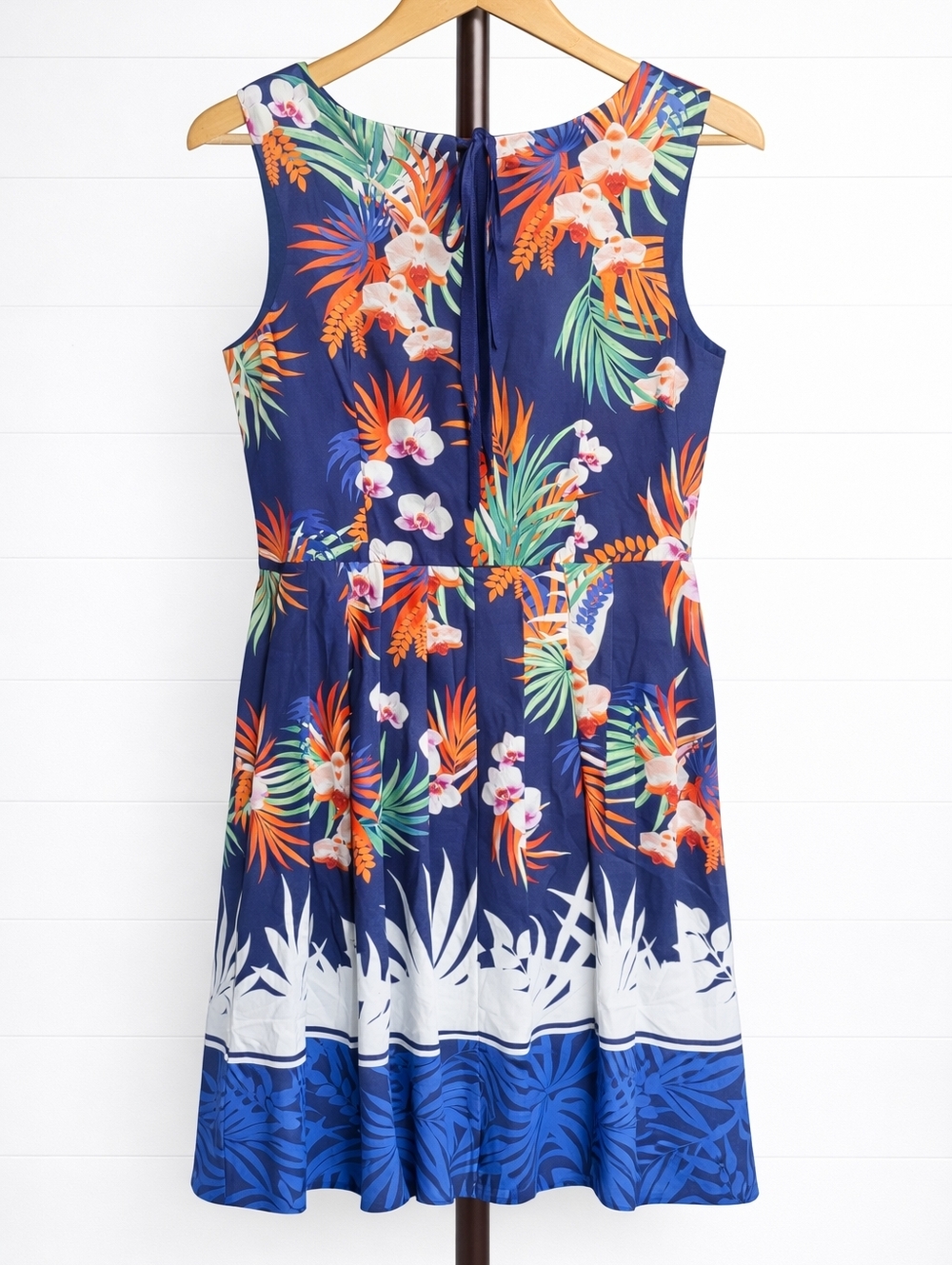 Talbots  Tropical Floral Sleeveless Lined Midi Dress Fit Flare Pleated 10P - Picture 2 of 8